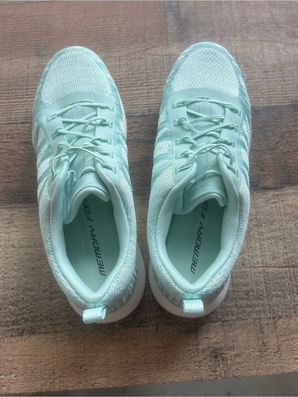Skechers Women's Mint Green Athletic Sneakers size 8.5 medium. Never worn